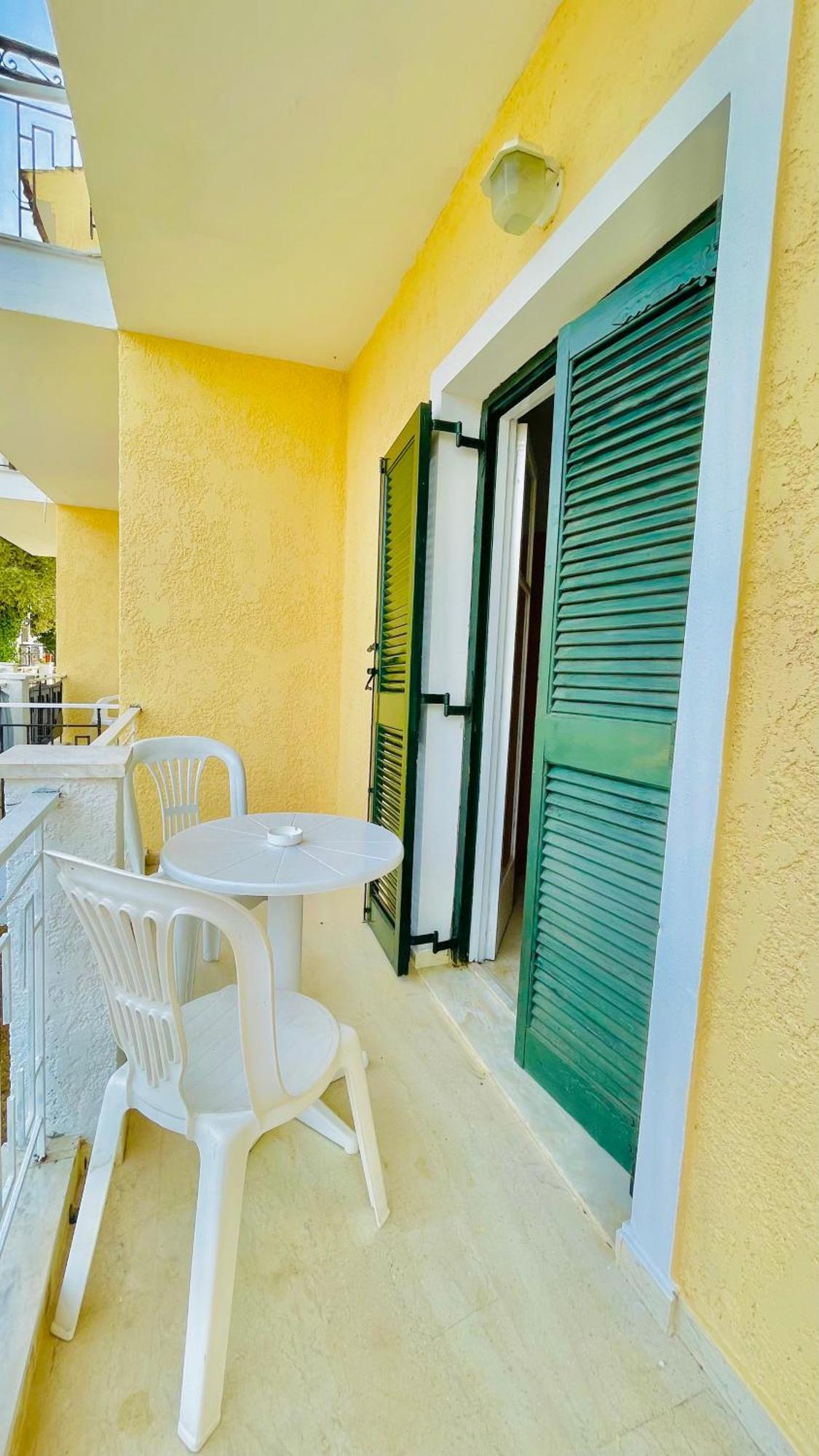 Kavos Aparthotel エクステリア 写真